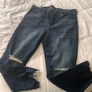 Beautiful Dark Wash AE Jeans 👖